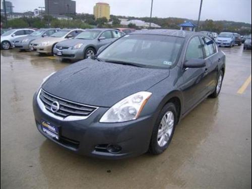 Nissan Altima 2011 photo 2