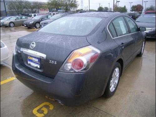 Nissan Altima 2011 photo 4