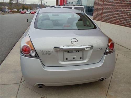 Nissan Altima 2011 photo 5