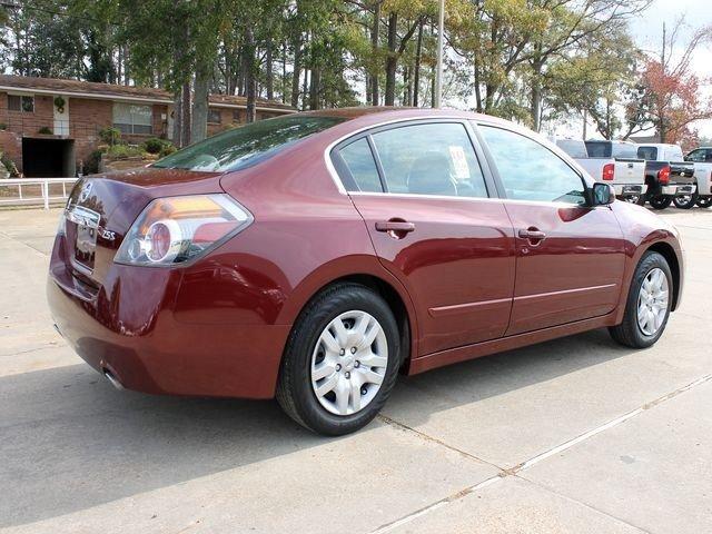 Nissan Altima 2011 photo 2