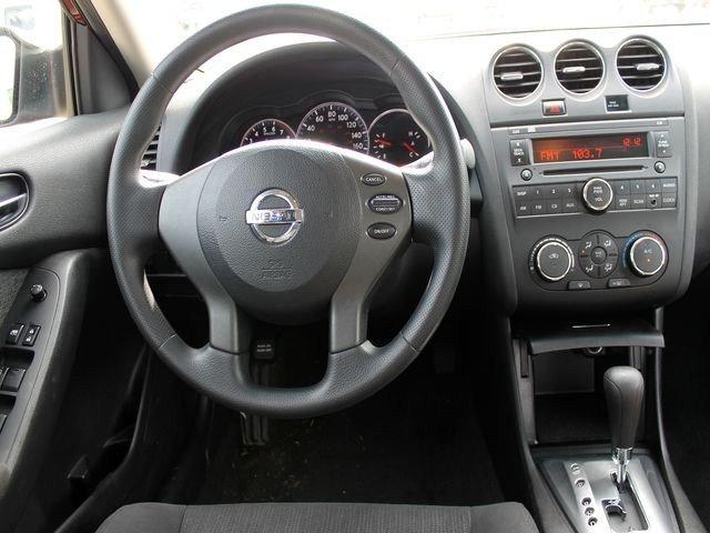 Nissan Altima 2011 photo 4