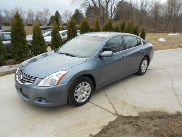 Nissan Altima 2011 photo 2
