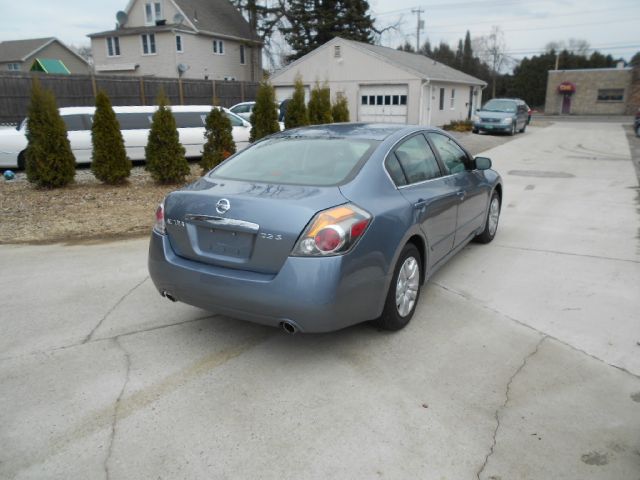 Nissan Altima 2011 photo 4