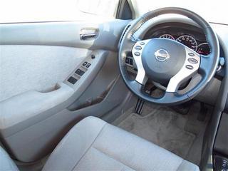 Nissan Altima 2011 photo 2