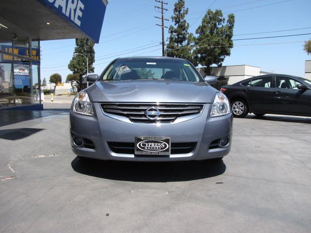 Nissan Altima 2011 photo 1