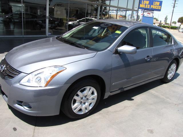 Nissan Altima 2011 photo 4
