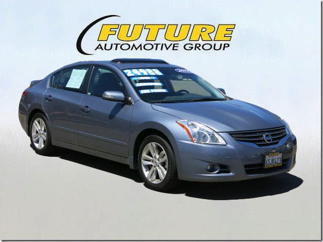 Nissan Altima 2011 photo 2