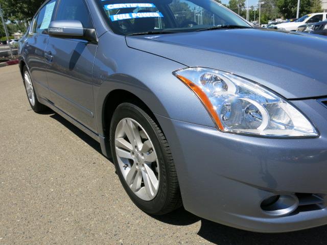 Nissan Altima 2011 photo 3