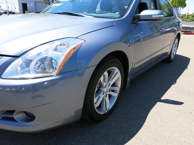 Nissan Altima 2011 photo 4