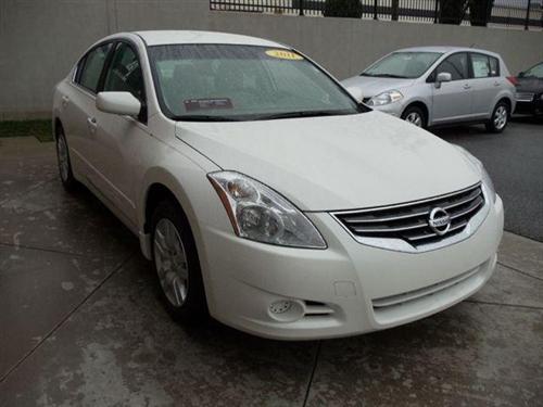 Nissan Altima 2011 photo 2