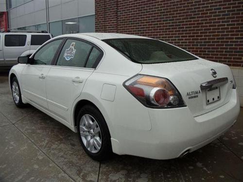 Nissan Altima 2011 photo 4