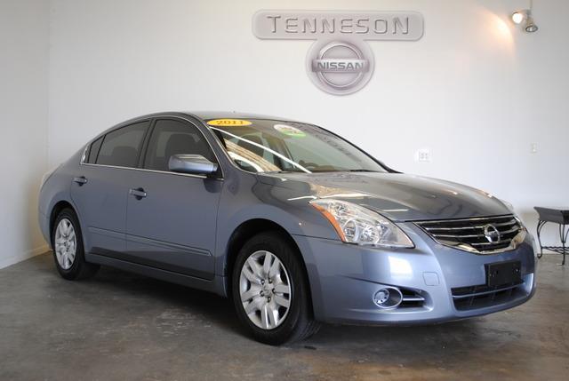 Nissan Altima 2011 photo 1