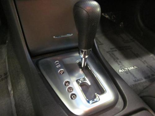 Nissan Altima 2011 photo 2