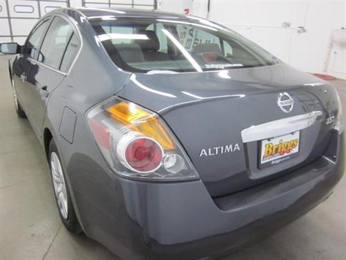 Nissan Altima 2011 photo 4