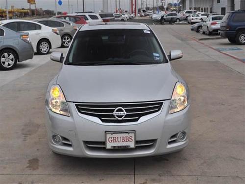 Nissan Altima 2011 photo 2