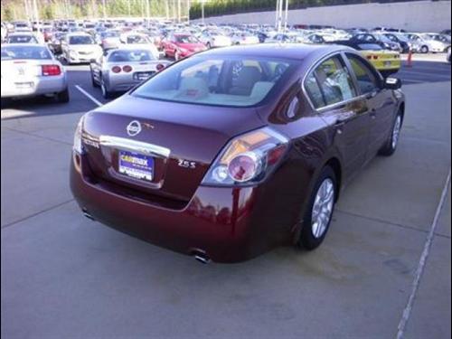 Nissan Altima 2011 photo 4