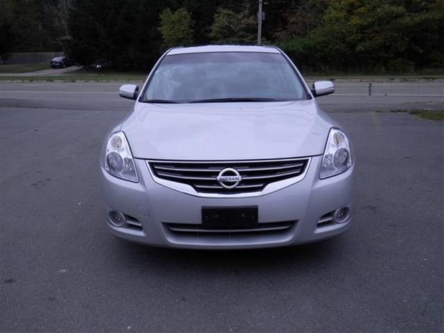 Nissan Altima 2011 photo 1
