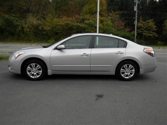 Nissan Altima 2011 photo 3