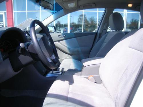Nissan Altima 2011 photo 4
