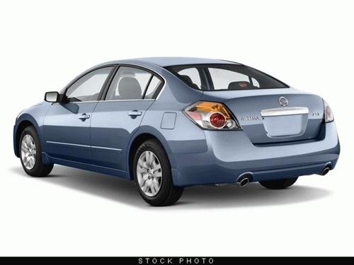 Nissan Altima 2011 photo 2