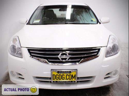 Nissan Altima 2011 photo 1