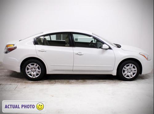 Nissan Altima 2011 photo 4