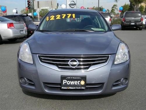 Nissan Altima 2011 photo 2