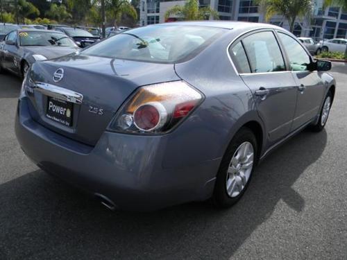 Nissan Altima 2011 photo 4