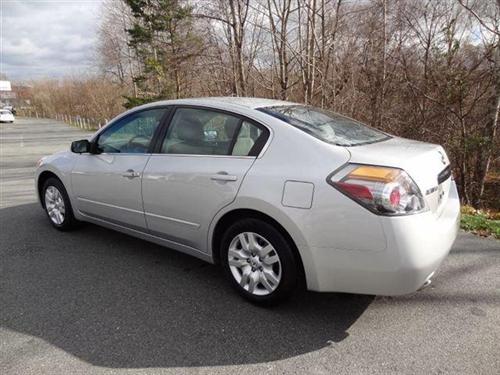 Nissan Altima 2011 photo 1
