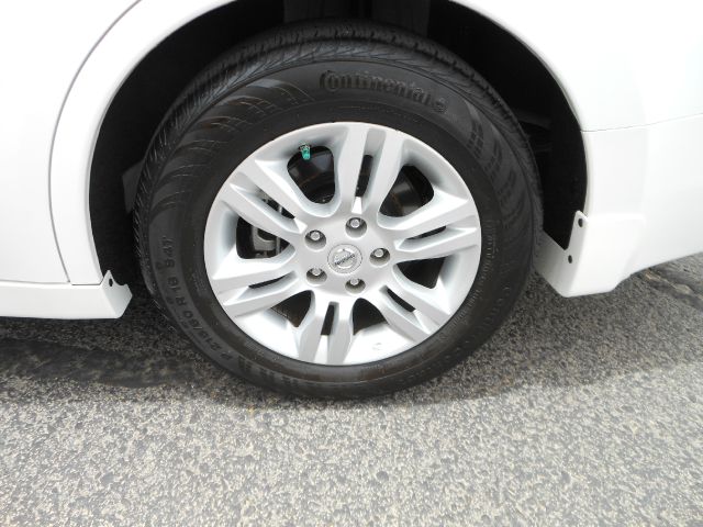 Nissan Altima Pickupslt Quad Cab SWB 4WD 4x4 Truck Sedan