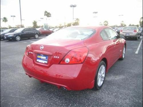 Nissan Altima 2011 photo 4