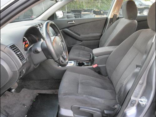 Nissan Altima 2011 photo 1