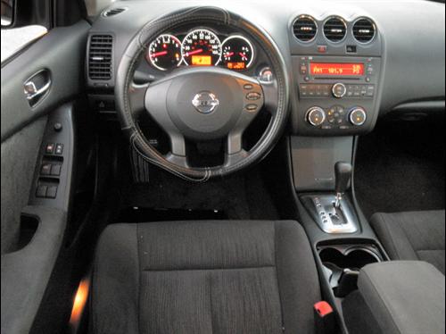 Nissan Altima 2011 photo 3