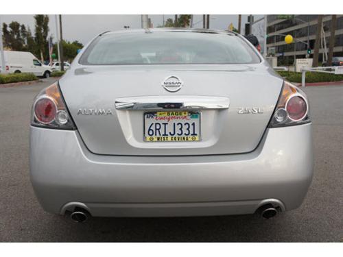 Nissan Altima 2011 photo 2