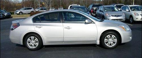 Nissan Altima 2011 photo 2