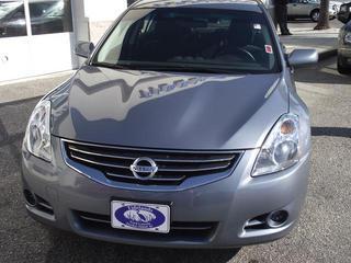 Nissan Altima 2011 photo 1