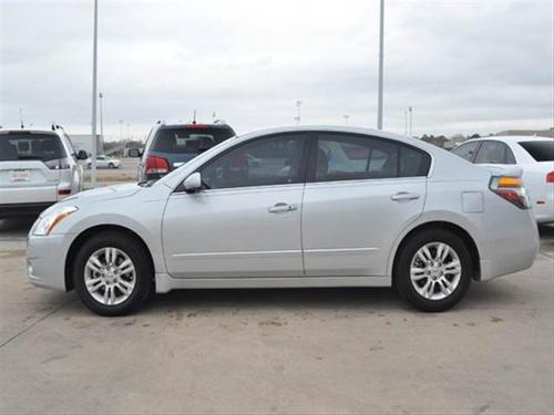 Nissan Altima 2011 photo 2