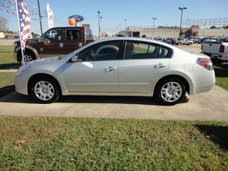 Nissan Altima 2011 photo 1