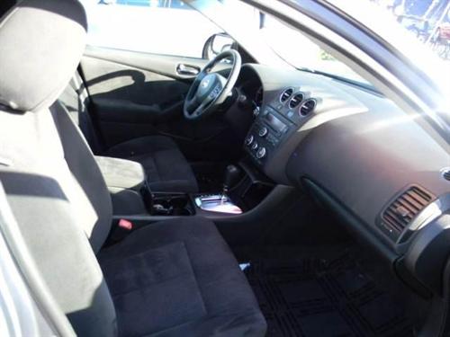 Nissan Altima 2011 photo 1