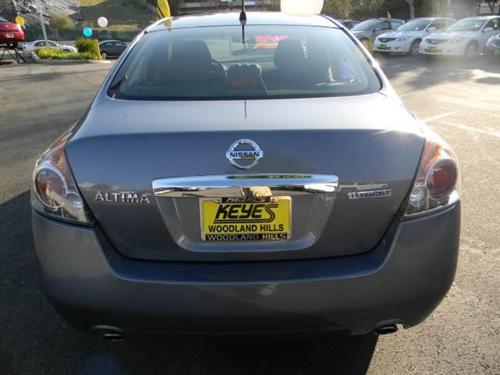 Nissan Altima 2011 photo 2