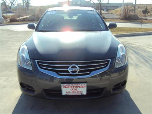 Nissan Altima 2011 photo 1