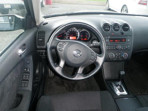 Nissan Altima 2011 photo 4