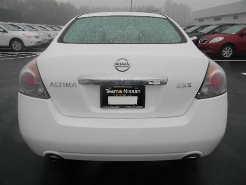 Nissan Altima 2011 photo 1