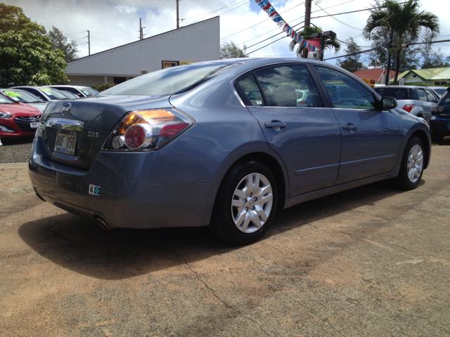 Nissan Altima Pickupslt Quad Cab SWB 4WD 4x4 Truck Sedan