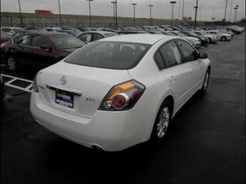 Nissan Altima 2011 photo 4