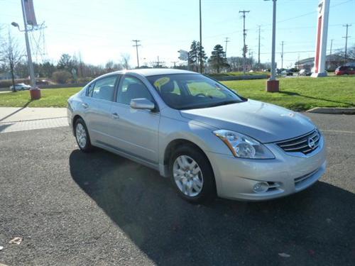 Nissan Altima 2011 photo 1