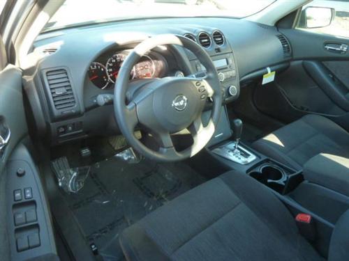 Nissan Altima 2011 photo 3
