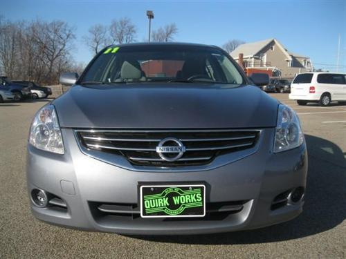 Nissan Altima 2011 photo 2
