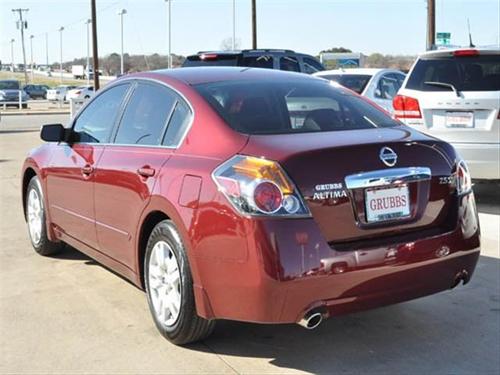 Nissan Altima 2011 photo 4