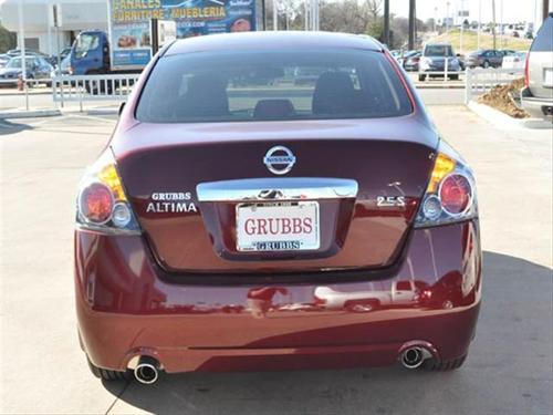 Nissan Altima 2011 photo 5